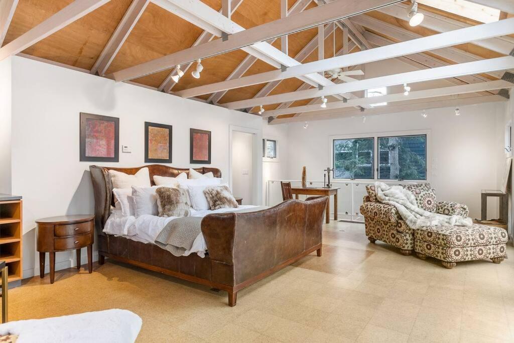 The Sanctuary At Deer Dune , Saugatuck Exterior photo